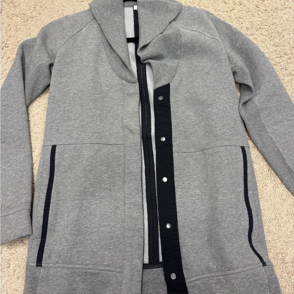 Lululemon 3/4 Length Wrap / Sweatshirt